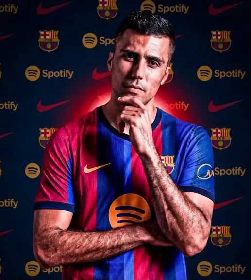 برشلونة يقترب من حسم صفقة رودري بذكاء تفاوضي مع مانشستر سيتي.. 76.5 مليون يورو تحسم الصفقة