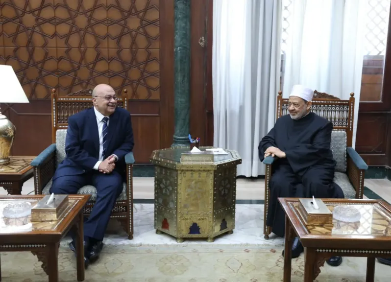 شيخ الأزهر يستقبل وفد نادي قضاة مصر .. ورئيس مجلس الإدارة يشكر فضيلته على افتتاح فرع للرواق الأزهري بمقر النادي