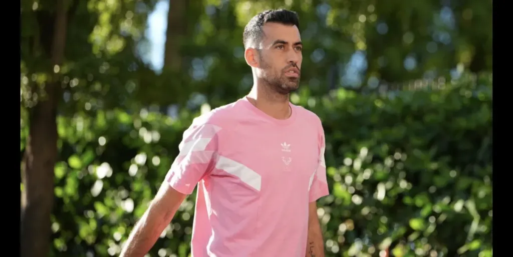 بوسكيتس يعود إلى برشلونة من بوابة التدريب