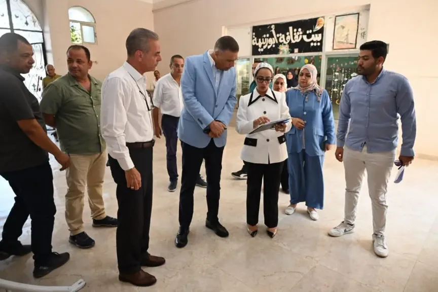 محافظ جنوب سيناء يتابع تنفيذ خطة التوسع في الإنارة بالطاقة الشمسية بـ826 عمودًا بمختلف المدن