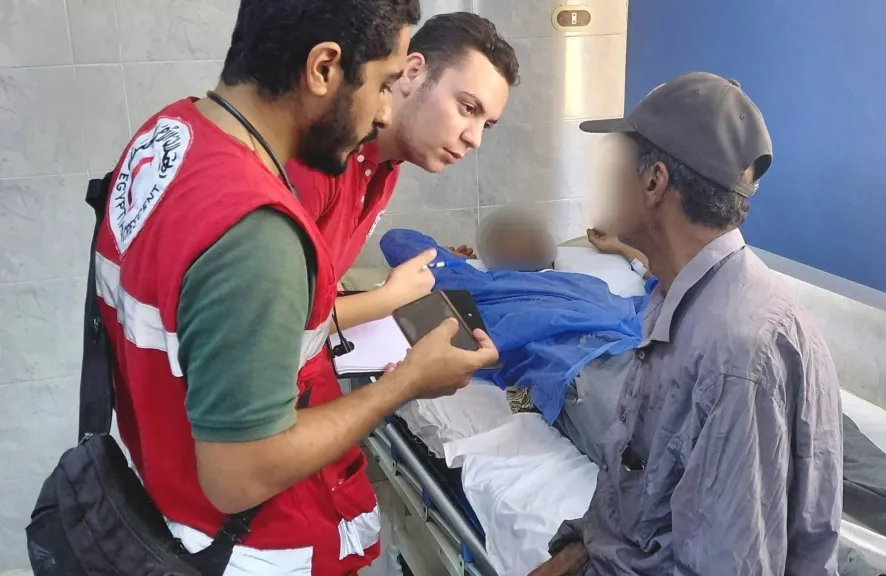 الهلال الأحمر بالمنوفية يشارك في الاستجابة لحادث انقلاب سيارة بطريق كفر داوود – السادات