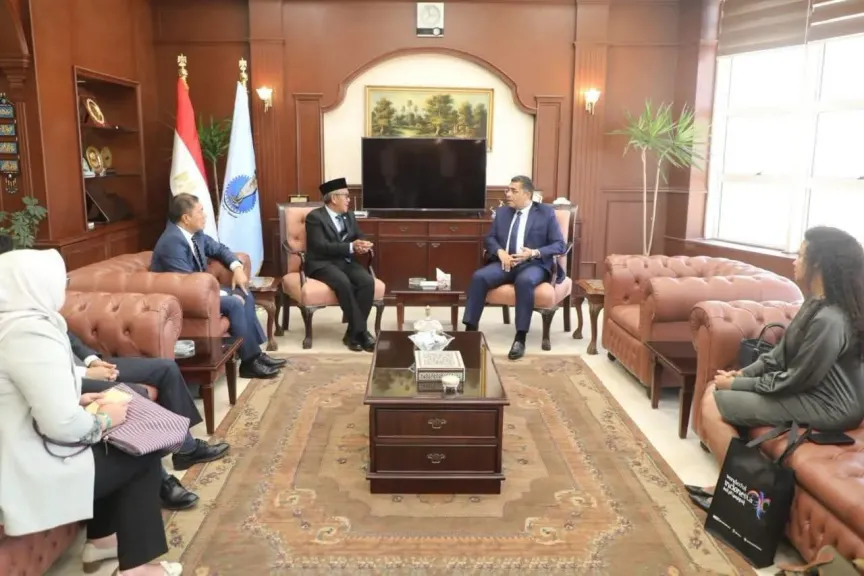 محافظ البحر الأحمر يستقبل سفير جمهورية إندونيسيا بالقاهرة لبحث سبل تعزيز التعاون المشترك