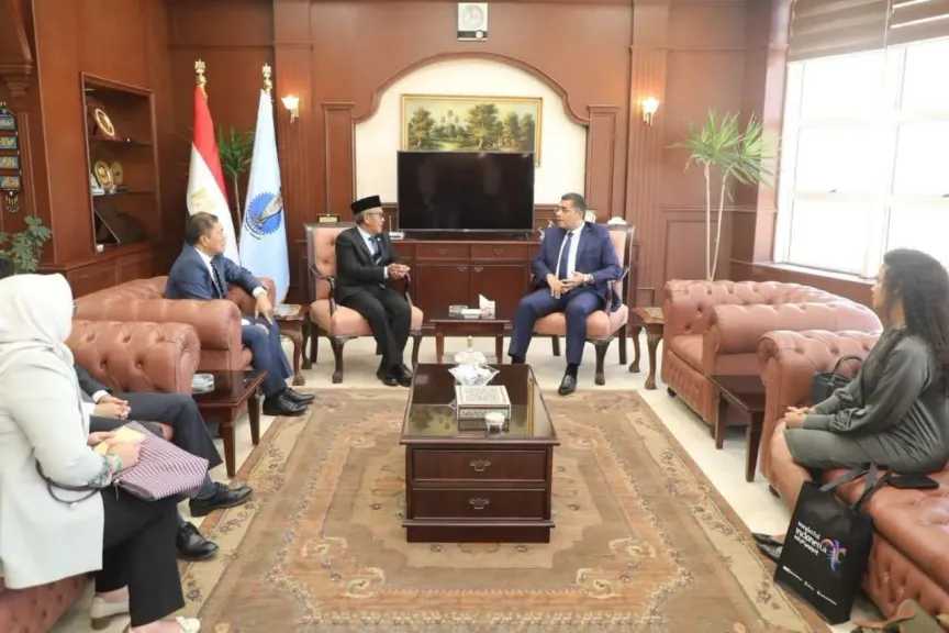 محافظ البحر الأحمر يستقبل سفير جمهورية إندونيسيا بالقاهرة لبحث سبل تعزيز التعاون المشترك