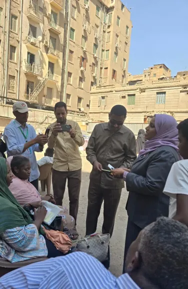 اعلام الجوازات والهجرة السودانية يتفقد حوش العزيزية بوسط القاهرة  ويشيد  بجهود ”لجنة الأمل” .. ودعم مصر المتواصل لتيسير عودة السودانيين