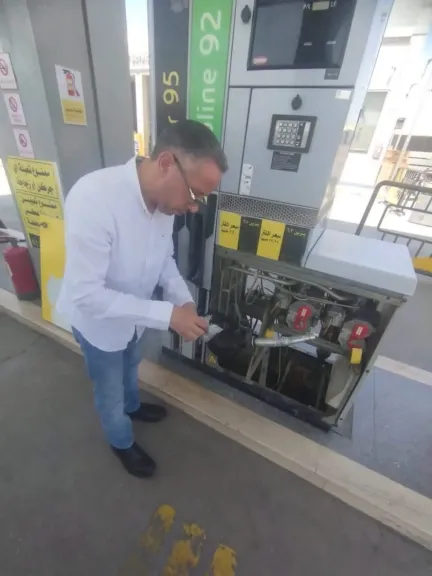 بنزين ٩٢مش٩٢ التحفظ على ٨١الف لتر بنزين بعد شكاوى من اعطال السيارات ببنى سويف