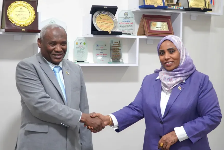 الجوازات والهجرة السودانية تبحث مع الملحقية الثقافية دعم الطلاب وتنسيق عودتهم إلى الوطن