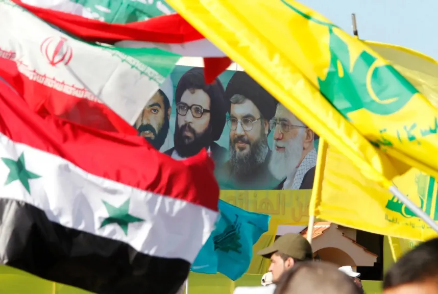 إيران تعترف بالتواصل مع حزب الله.. من يملك قرار الحرب في لبنان؟