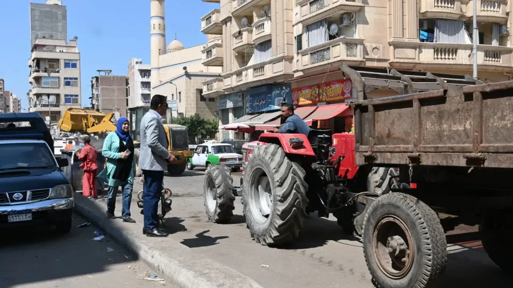 محافظ البحيرة توجه بتكثيف أعمال النظافة ورفع الإشغالات بجميع المراكز والمدن