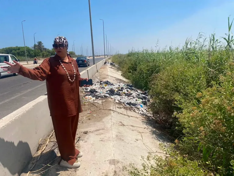 ضبط سيارة تفرغ مخلفاتها بالطريق العام ببورسعيد.. ورئيس حي غرب تتحفظ عليها وتحرر محضر بيئة