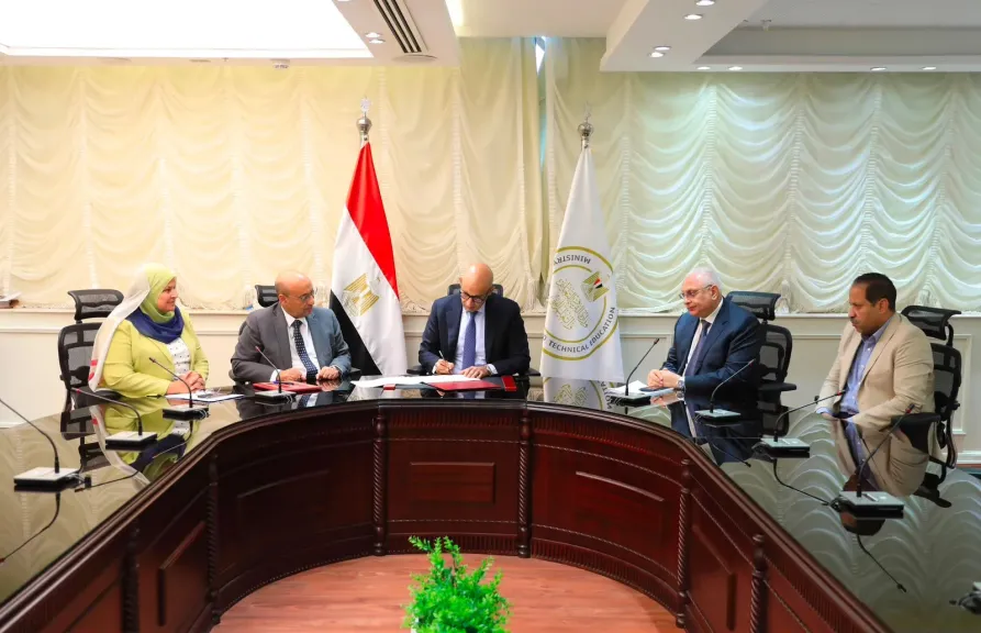 بنسبة نجاح 89.49%.. وزير التعليم يعتمد نتيجة الدور الثاني للدبلومات الفنية