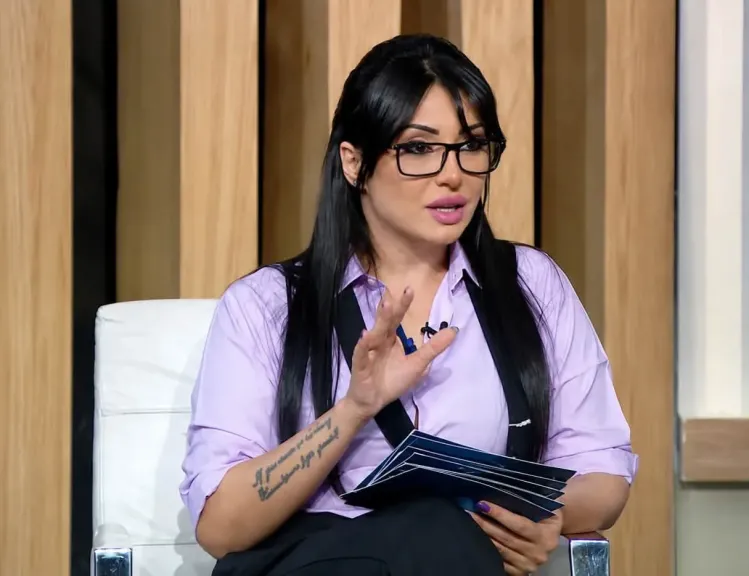 بعد منشورها عن الأذان ووقف برنامجها.. التفاصيل الكاملة لأزمة المذيعة دينا المصري