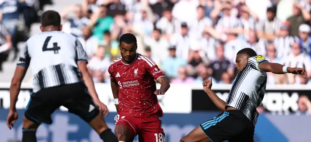 ليس خليفة محمد صلاح.. ليفربول أمام أزمة أكثر تعقيدًا
