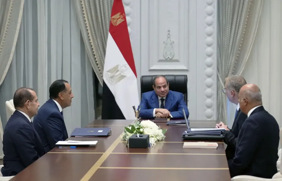 الرئيس السيسي يؤكد ضرورة تذليل أية تحديات قد تواجه تنفيذ برامج العمل في مجال الطاقة لتحقيق زيادة ملموسة في الإنتاج