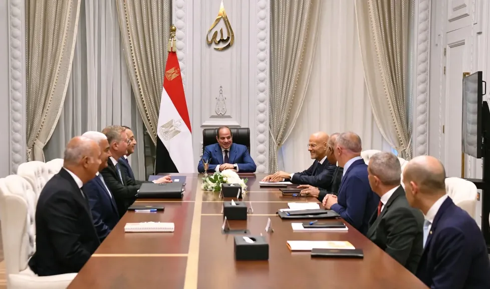 الرئيس السيسي يؤكد أهمية استمرار مسيرة التعاون مع شركة إيني الإيطالية