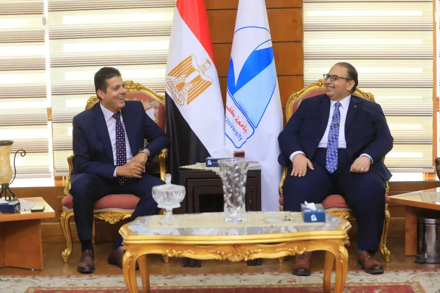 رئيس جامعة كفر الشيخ يستقبل رئيس قطاع البرامج الوقائية بصندوق مكافحة الإدمان