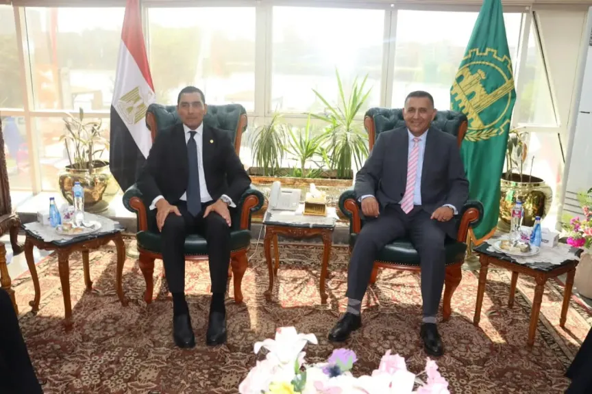 إحتفالاً بعيدها القومي 158.. محافظ القليوبية يستقبل وزير الشباب والرياضة بديوان عام المحافظة لبدء جولة تفقدية بالمحافظة