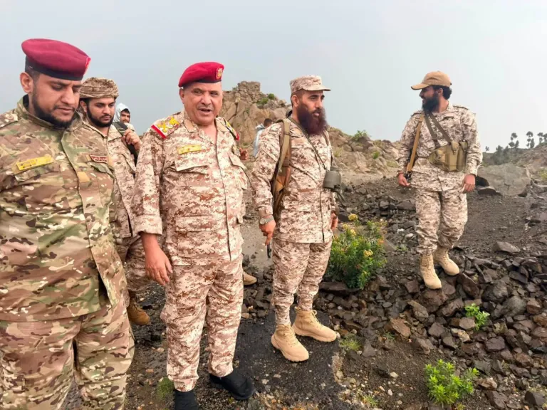 اللواءان حمدي شكري وخالد فاضل من جبهات تعز.. تأكيد على رفع الجاهزية وتعزيز التنسيق الميداني