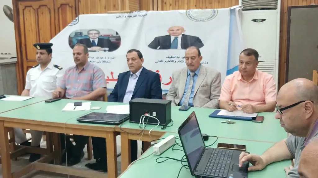 طلاب الثانوية العامة يواصلون أداء امتحانات الدور الثاني ببني سويف