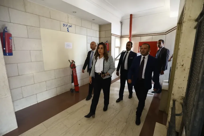 وزيرة التنمية المحلية والبيئة تتفقد فرع جهاز شئون البيئة بالقاهرة وتوجه برفع كفاءة المعامل