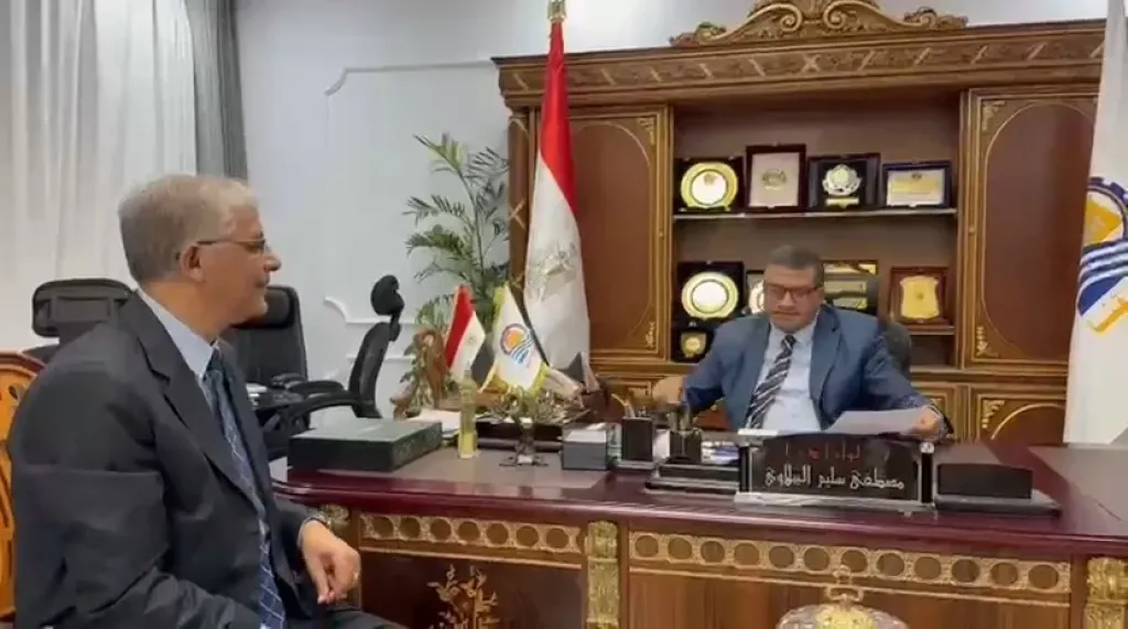 استجابة لمطالب أولياء الأمور.. محافظ قنا يوجه بخفض الحد الأدنى للقبول بالثانوي العام لـ 235 درجة