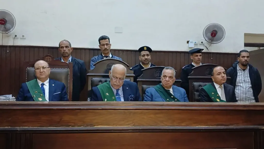 اتفاجأ خطين باسمه ..كيف أنقذ ”خط اتصالات” موظف البنك المركزي من الحبس؟