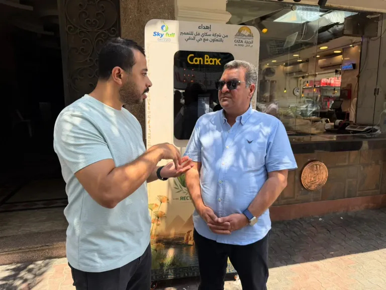 سكرتير مساعد محافظة الجيزة خلال حديثه مع محرر النهار
