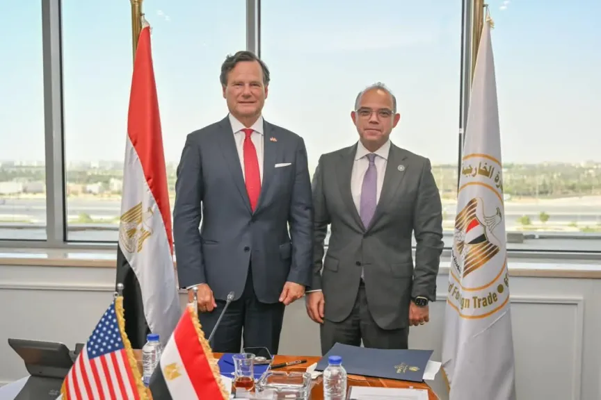 وزير الاستثمار  يلتقي نائب مساعد وزير التجارة الأمريكي ووفد السفارة الأمريكية لتعزيز التعاون الاستثماري والتجاري
