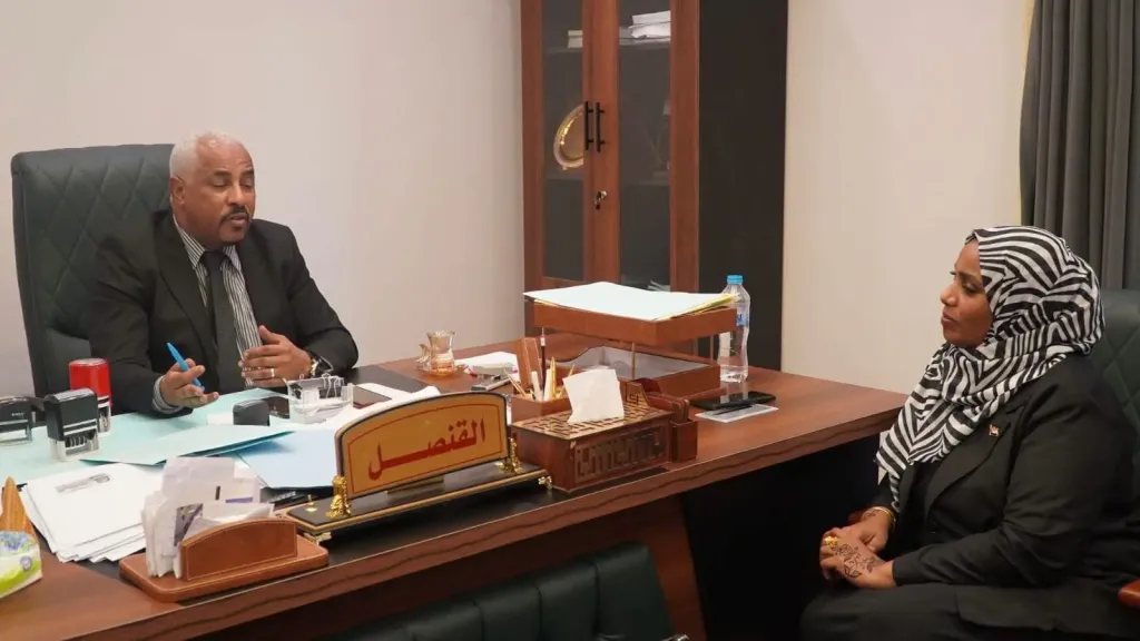 جهود مشتركة وتنسيق وثيق بين الجوازات والقنصلية العامة السودانية بالقاهرة لتسهيل  معاملات الجالية