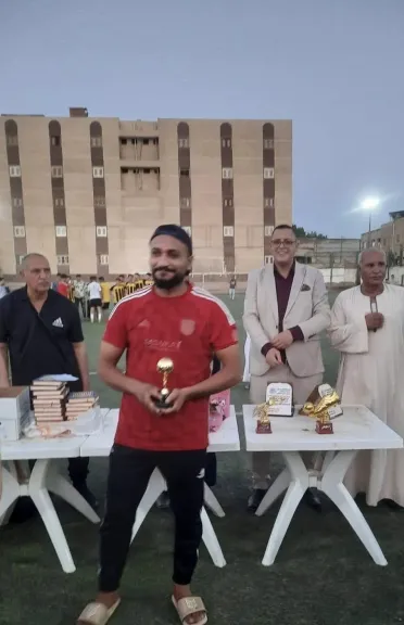تتويج فريق شباب دلهانس على فريق شباب صفط النور ببنى سويف بطلاً لدوره  المركز