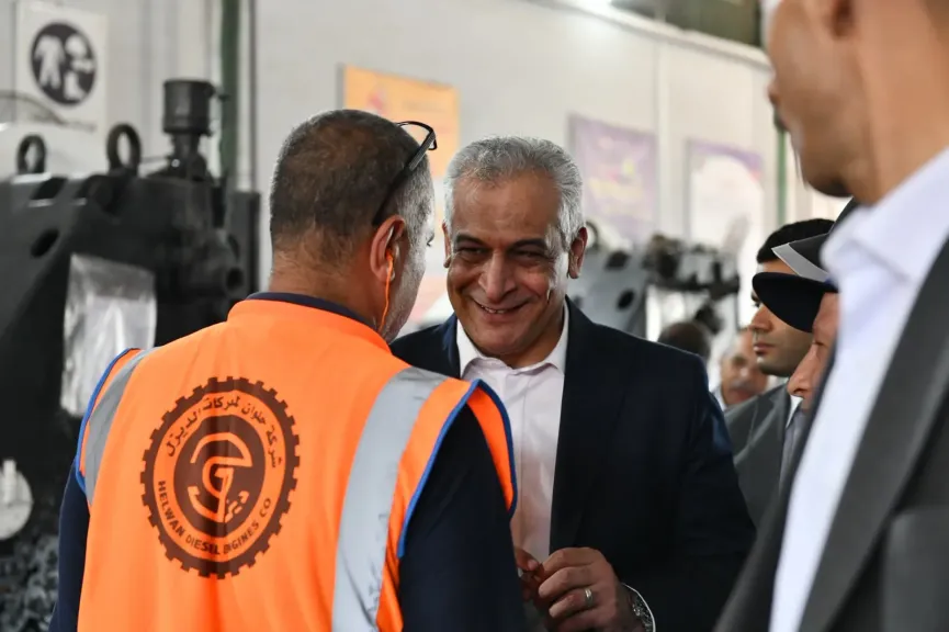 روبوتات وماكينات CNC وخطوط إنتاج متطورة.. وزير الإنتاج الحربي يتفقد مصنع 909 ويكافئ المتميزين| تفاصيل