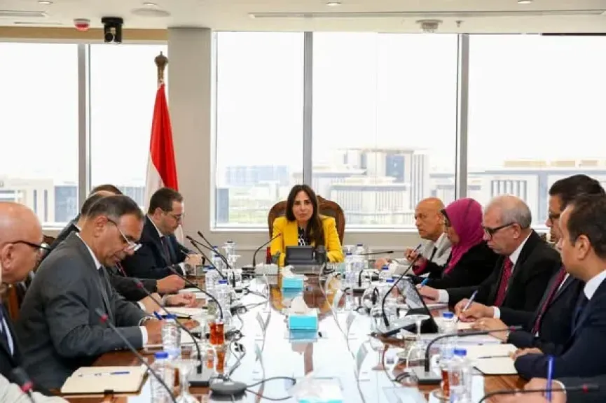 «الإسكان» تضع 8 ملفات على رأس أولويات «المجتمعات العمرانية»
