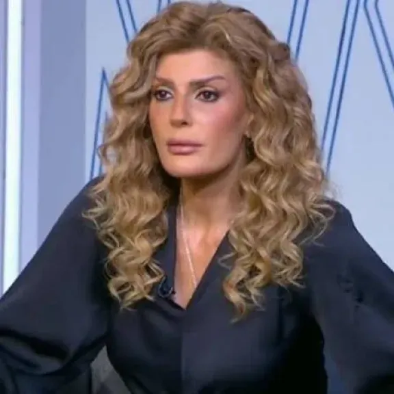 حاجة عازلة بيني وبين الدنيا..فيدرا توجه رسالة مؤثرة عقب مشاركتها بجنازة ياسمين ابنة نجلاء فتحي