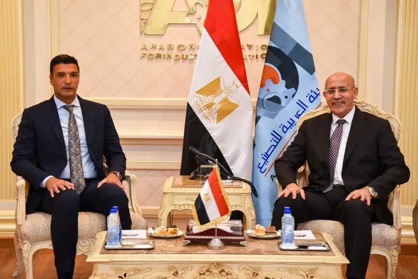 رئيس الهيئة العربية للتصنيع ووزير الصناعة يبحثان تعزيز الاستفادة من القدرات التصنيعية المتطورة بالهيئة لتعميق التصنيع المحلي وتوطين التكنولوجيا