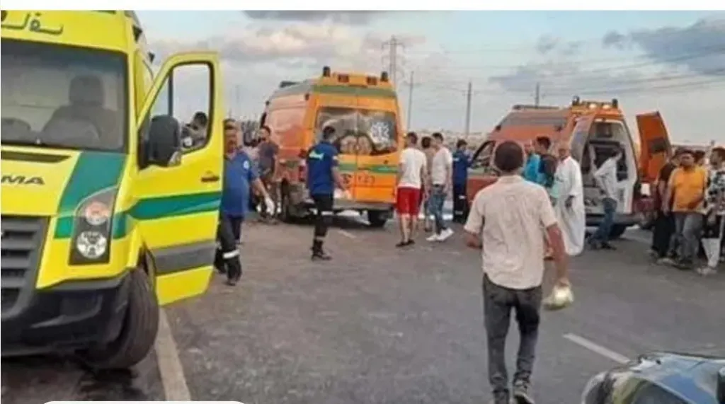 بينهم أب وابنته.. إصابة 4 أشخاص إثر حادث تصادم موتوسيكلين في قنا