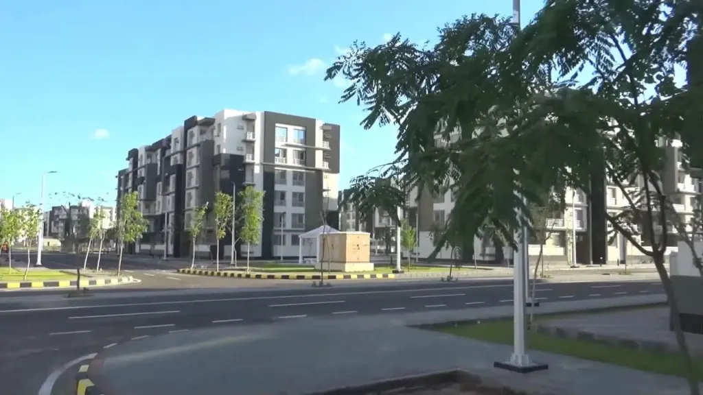 وزيرة الإسكان تتابع موقف تنفيذ مشروعات التطوير والإسكان بمدينة دمياط الجديدة