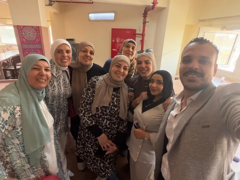 «سنوات من العطاء لا تُنسى».. ميرفت السيد عبدالرازق تُكرَّم في ختام مسيرة حافلة بالعطاء