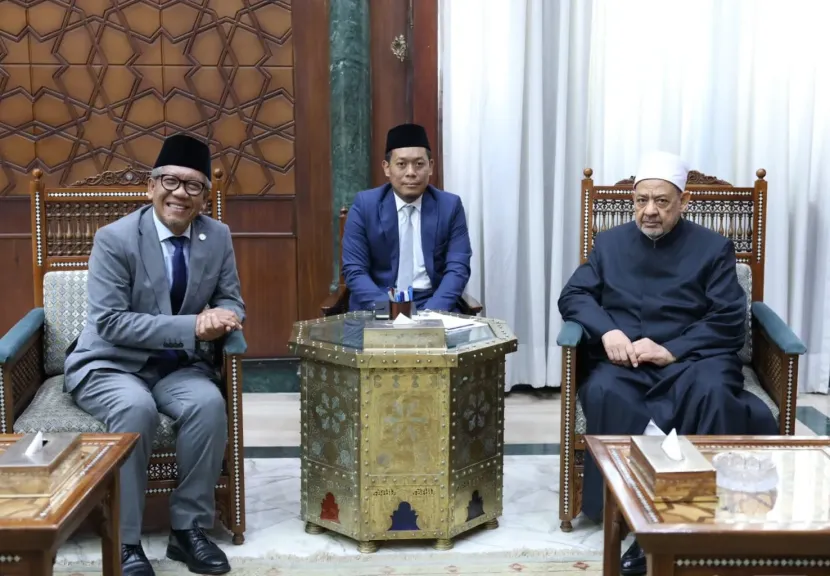 شيخ الأزهر يستقبل السفير الإندونيسي بالقاهرة لبحث سبل تعزيز التعاون المشترك