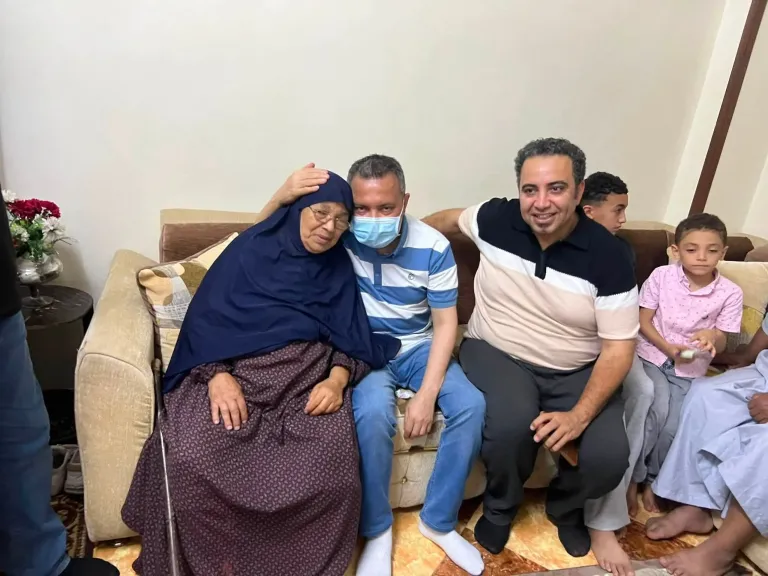 بعد معركة مع المرض وجمع 15 مليون جنيه.. أحمد خاطر يعود إلى المنوفية بعد نجاح زراعة الرئتين