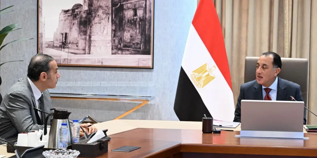 رئيس الوزراء يبحث مع رئيس الهيئة العامة للرقابة المالية أحدث تطورات القطاع المالي غير المصرفي وجهود حماية المتعاملين