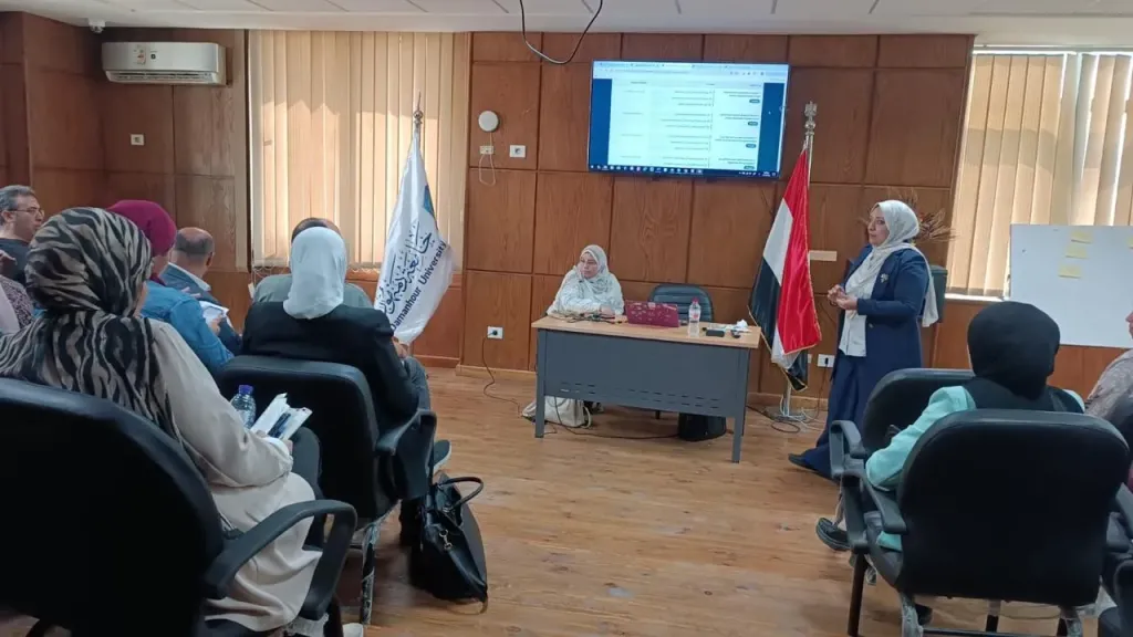 جامعة دمنهور تنظم ورشة عمل بكلية الهندسة لاستيفاء معايير الاعتماد المؤسسي
