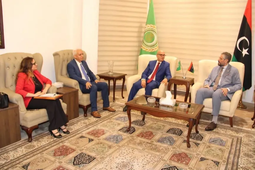 السفير ثابت يبحث مع العجيلي أجندة رئاسة تونس لمجلس الجامعة العربية وتحضيرات الوزاري العربي وسط التحديات الإقليمية الراهنة
