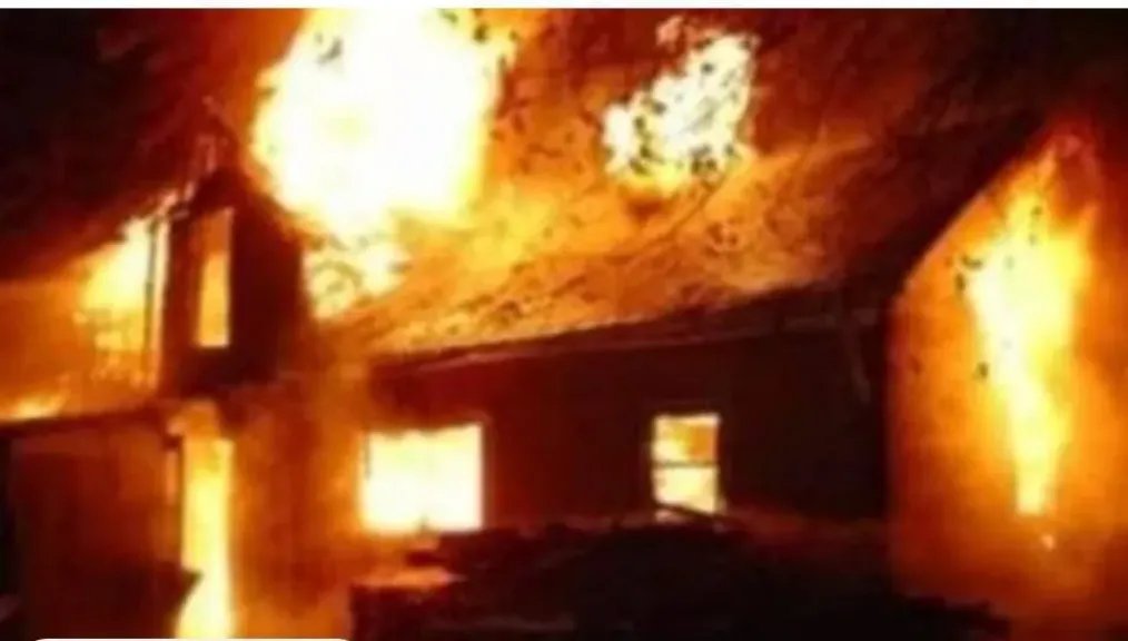 خسائر مادية فادحة.. نشوب حريق داخل 4 منازل دون إصابات في قنا