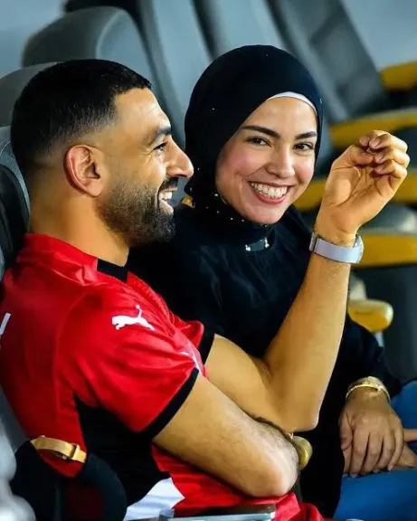 زوجته تدير الإمبراطورية وابنته في إدارة إحدى شركاتها.. محمد صلاح يملك عقارات بـ47 مليون دولار في بريطانيا