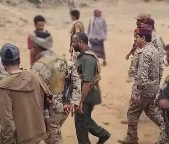 وزير الدفاع  اليمني يتفقد جبهات الضالع ويشيد ببطولات القوات المسلحة في مواجهة مليشيا الحوثي