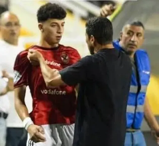 «الكلام دا في الغرف المغلقة مش قدام كاميرات التلفزيون».. شوبير يفتح النار على عموتة بعد أزمة علي محمود