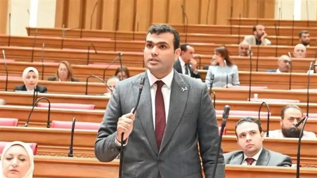 حسين هريدي يفتح ملف كرامة العاملين بعد واقعة وكيل تعليم قنا