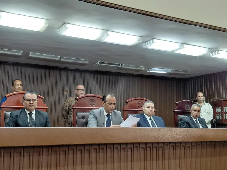 «وصلة تعذيب» تنتهي بمأساة.. المشدد 15 سنة لأب قتل نجلته واحتجز شقيقتها في قليوب