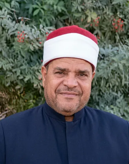 وفاة شيخ معهد أزهري صدمته سيارة نقل أثناء عبوره الطريق بالفيوم.. وضبط السائق