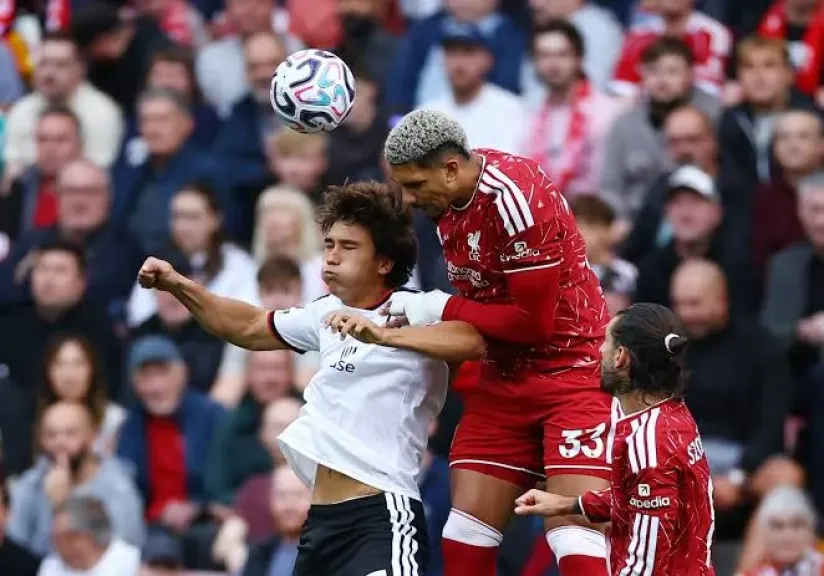 ليفربول يتعادل مع فولهام سلبيًا في الشوط الأول بالدوري الإنجليزي