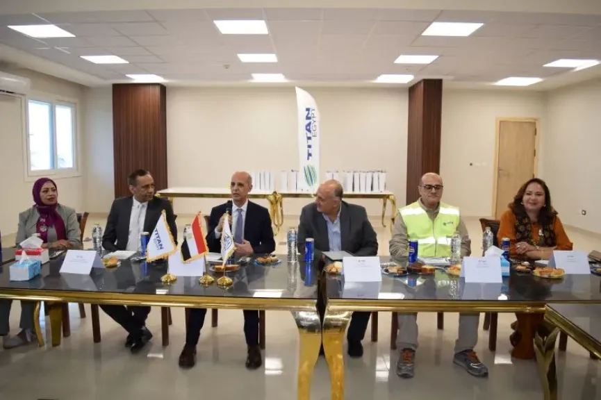 رئيس جامعة بني سويف يشهد حفل تخرج طلاب التدريب الصيفي بمجموعة تيتان للأسمنت